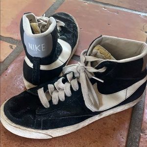 Vintage Nike sneakers